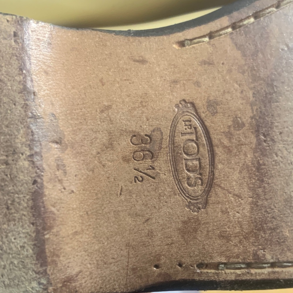 Tod's Cream Patent Leather Slip-On Shoes - Picture 7 of 9